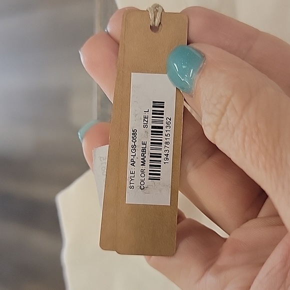 Skims BOYFRIEND LONG SLEEVE T-SHIRT - Picture 7 of 7